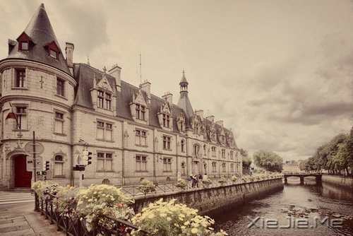 ���������һ��ˮ��ƽ������Բ������������� (9)