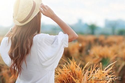 记忆的双手总是拾起那些明媚的忧伤 (2)